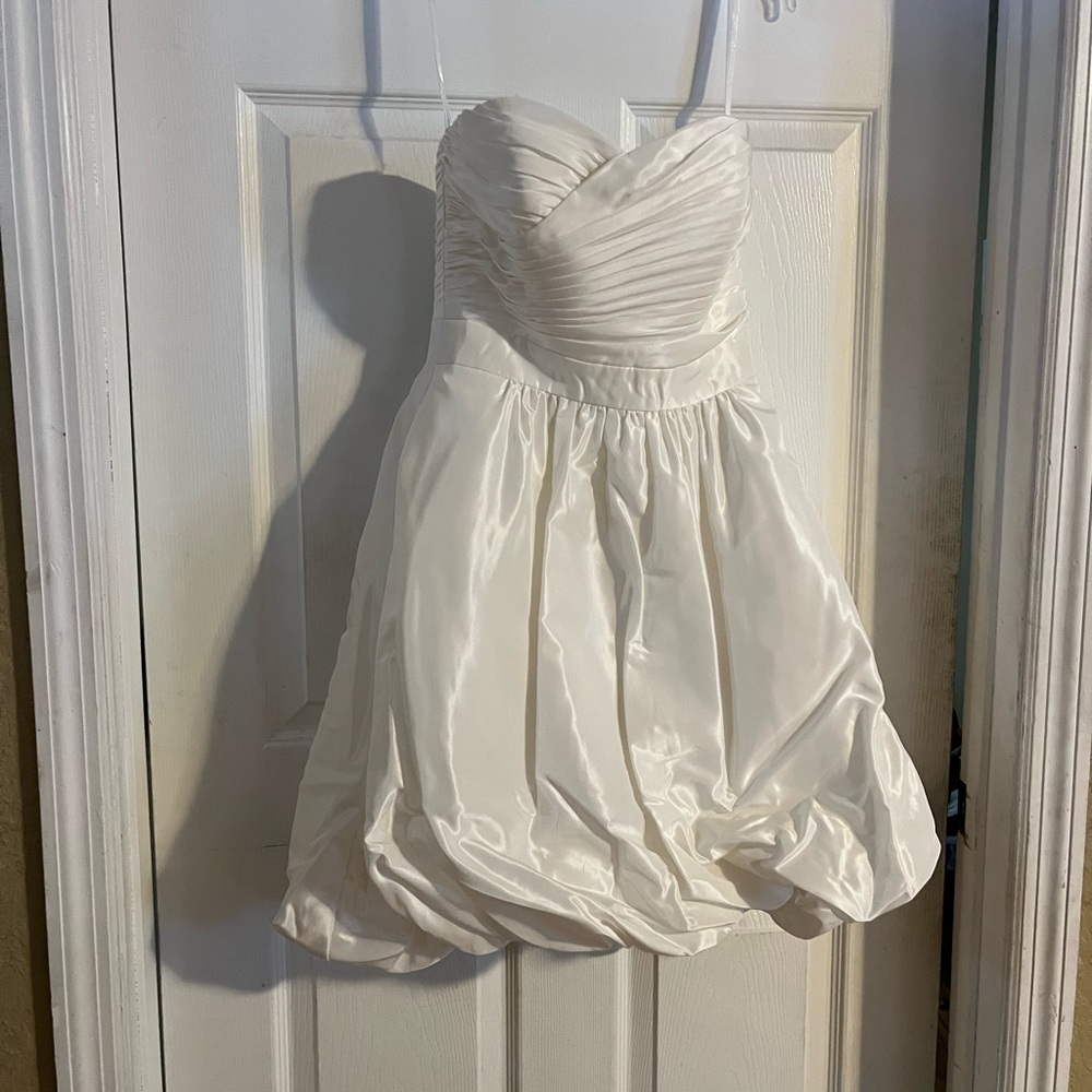 David's Bridal White Strapless Wedding Dress